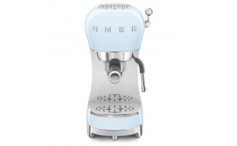 Кофемашина-эспрессо Smeg ECF02PBEU голубой