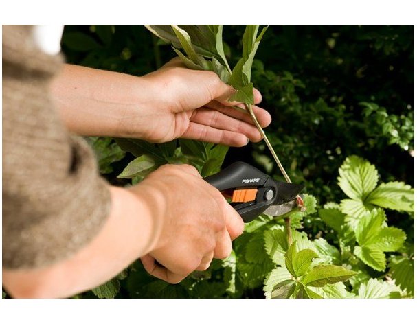 Секатор Fiskars SingleStep P26 1000567