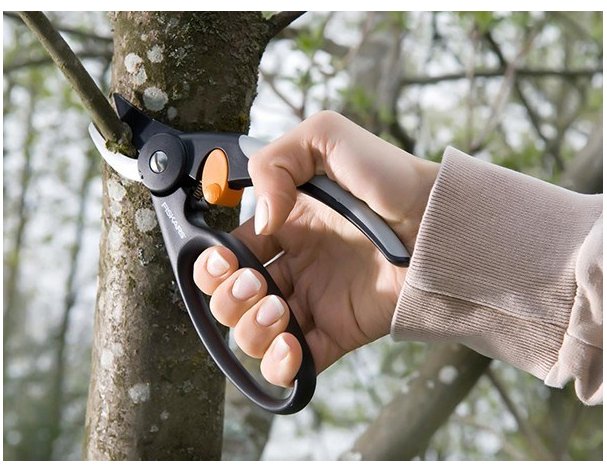 Секатор с петлей для пальцев Fiskars P44 1001534/111440