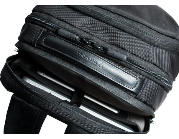 Рюкзак Victorinox Altmont Deluxe Travel Laptop 15'', 30x26x46 см, полиэфирная ткань, чёрный (602155)