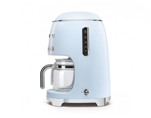 Кофеварка Smeg DCF02PBEU голубой
