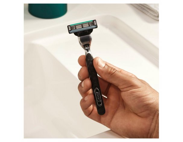 Станок бритвенный Gillette Mach3 + 8 сменных кассет Mach3