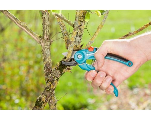 Секатор с наковаленкой Gardena Classic 08855